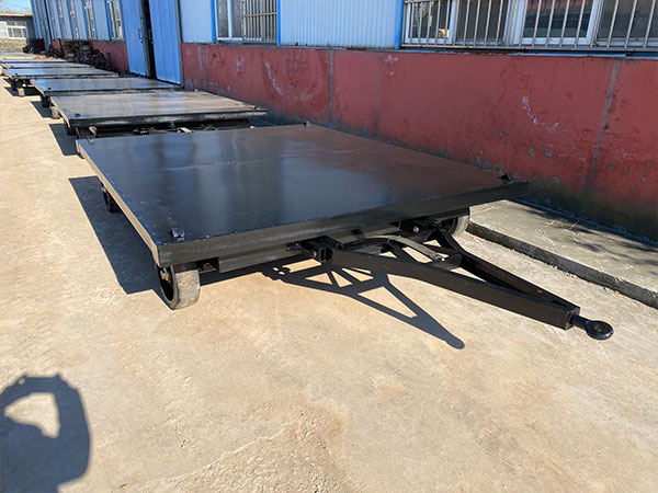 廠(chǎng)區轉運重型平板拖車(chē)